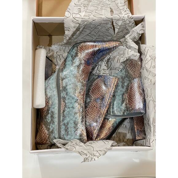 Wild Pair Women's Wide Calf Block Heel Knee High Boots Snake Size 7.5 - Picture 6 of 10